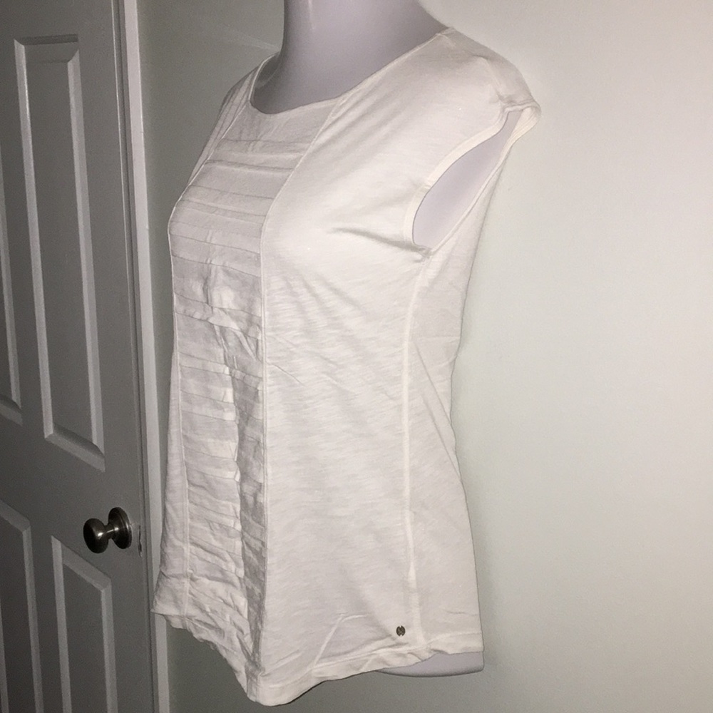 Shirt - Picture 2 of 4